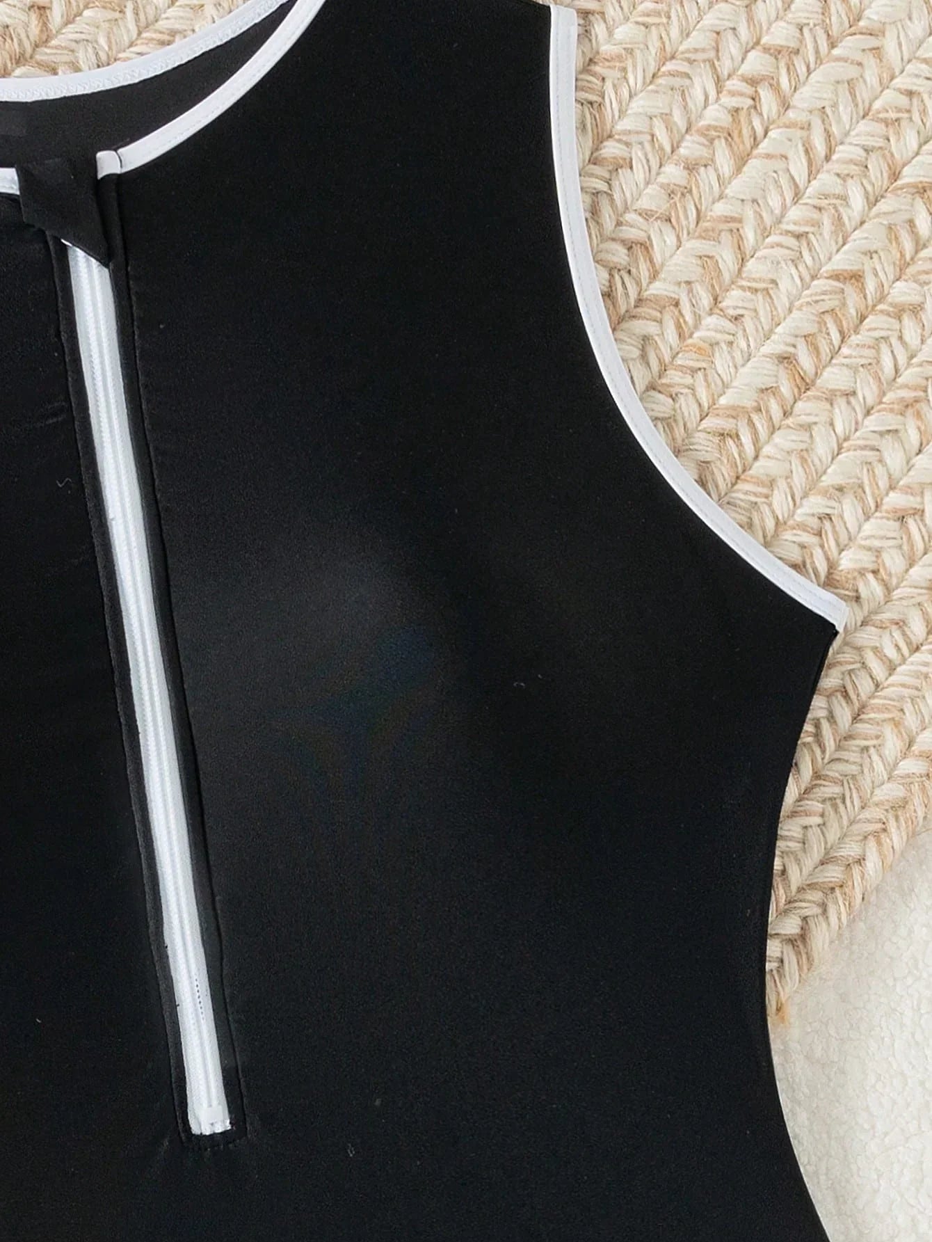 Sportief-elegante badpak met rits – Voor actieve en stijlbewuste vrouwen