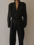 Selina | Trendy zwarte cropped blazer voor dames als kantooroutfit