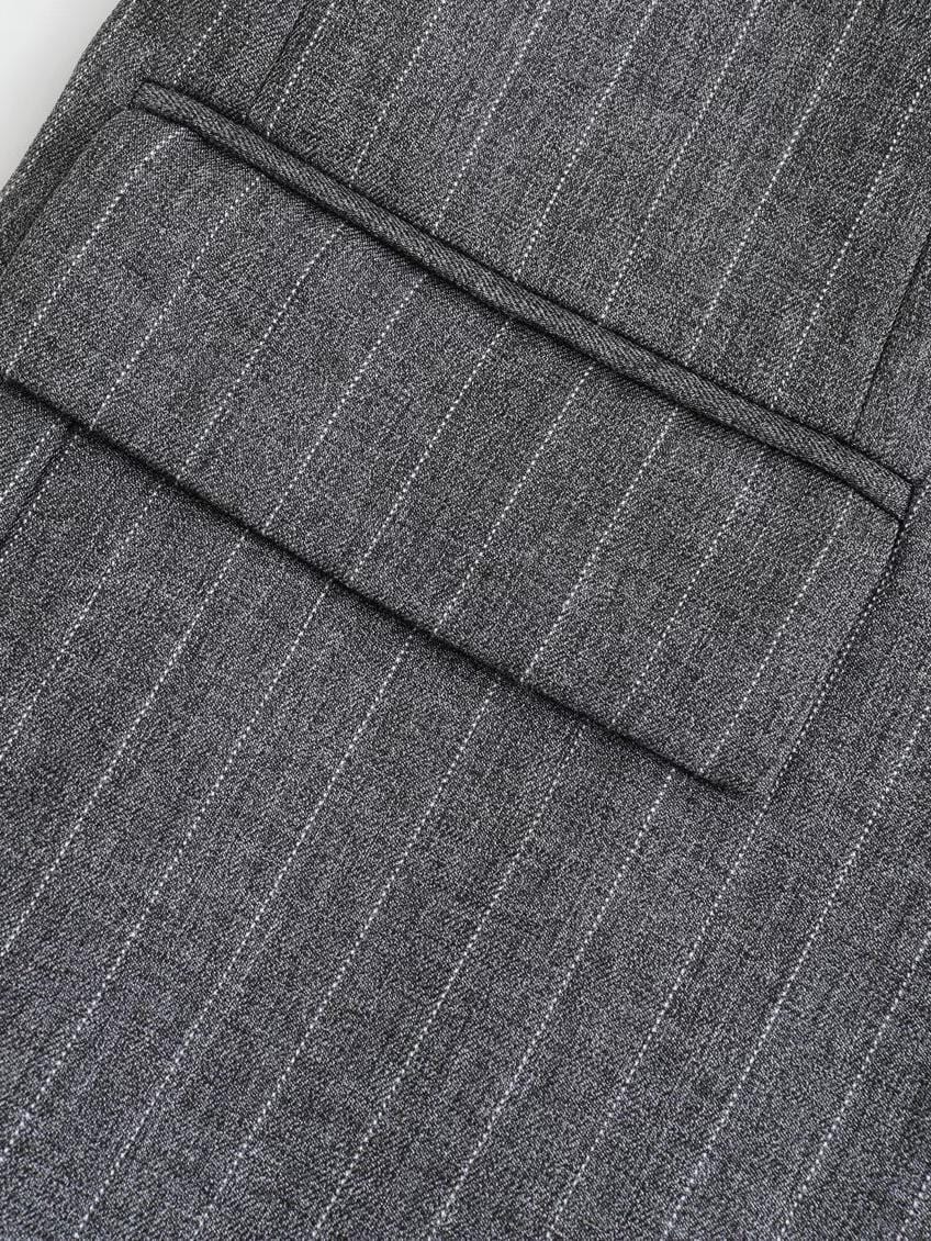Jana | Klassieke oversized grijze pinstripe blazer met twee knopen voor dames