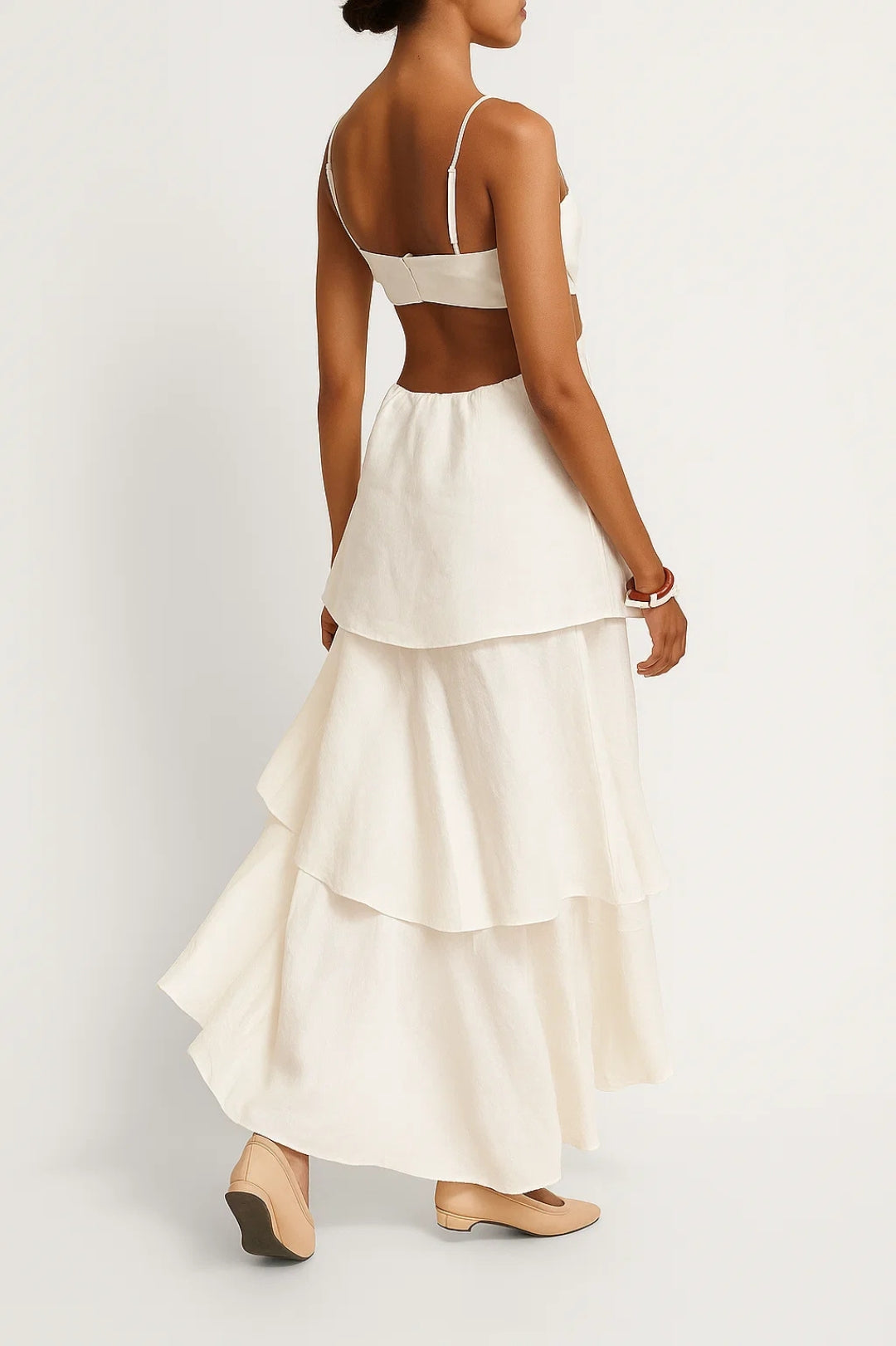 Elegante Maxi Jurk met Cut Out Detail en Gelaagde Rok