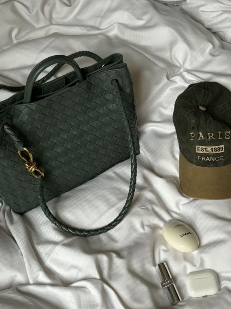 Carlee | Gevlochten Mini-Tas met Elegante Accent