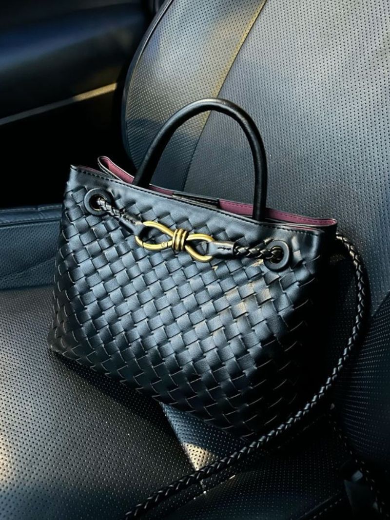 Carlee | Gevlochten Mini-Tas met Elegante Accent