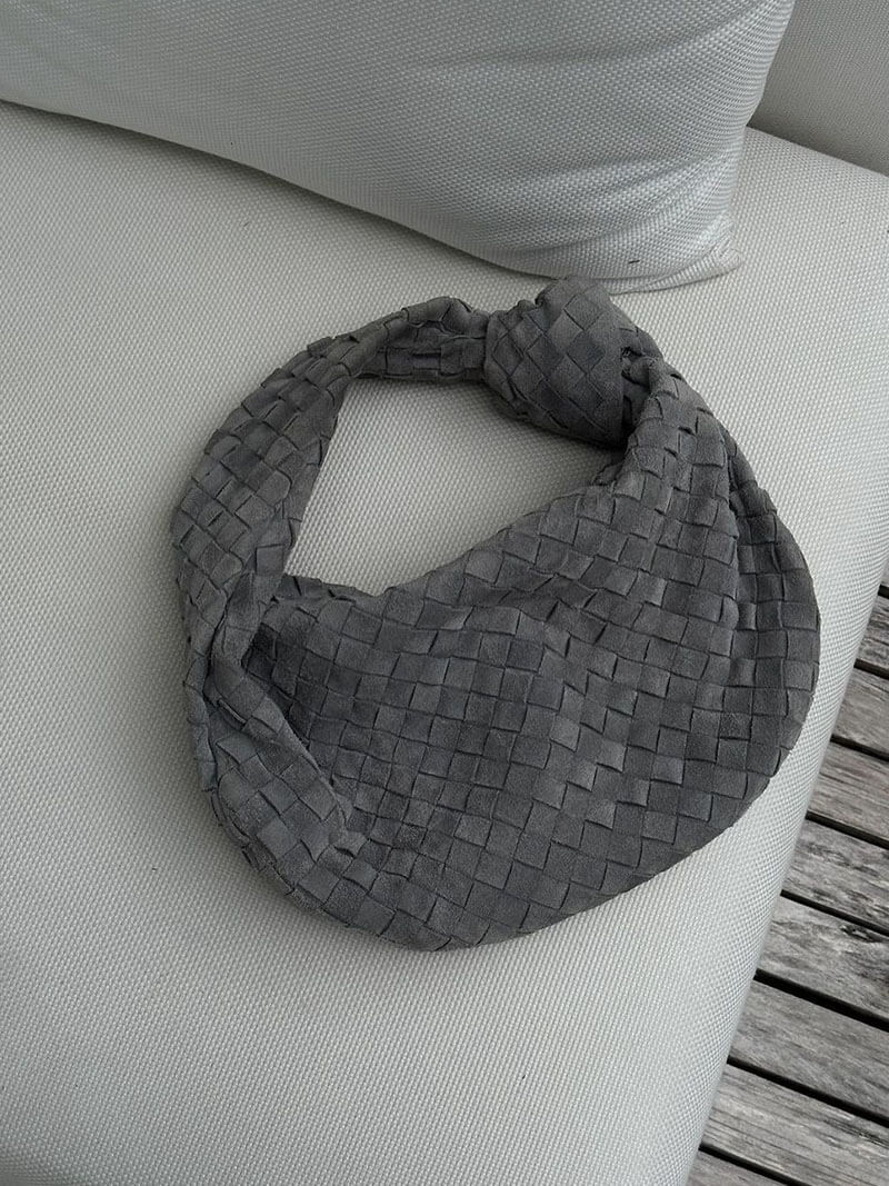 Elicia | Gevlochten Hobo-Tas met Knoopdetail – Stijlvol en Uniek