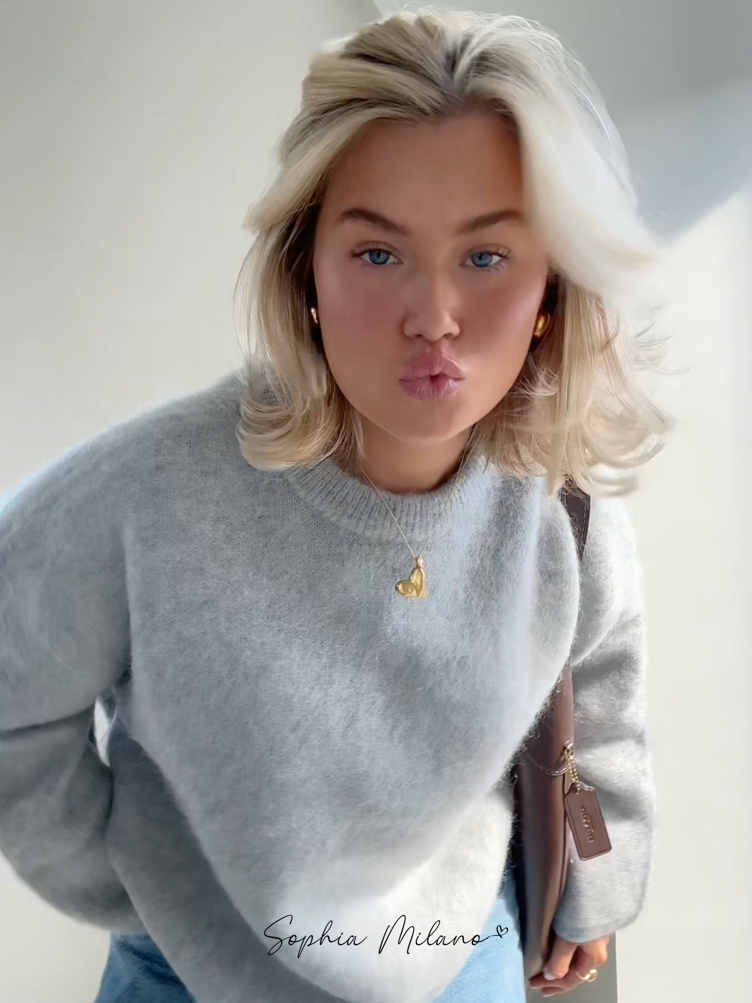 Noa | Comfy Crewneck sweater