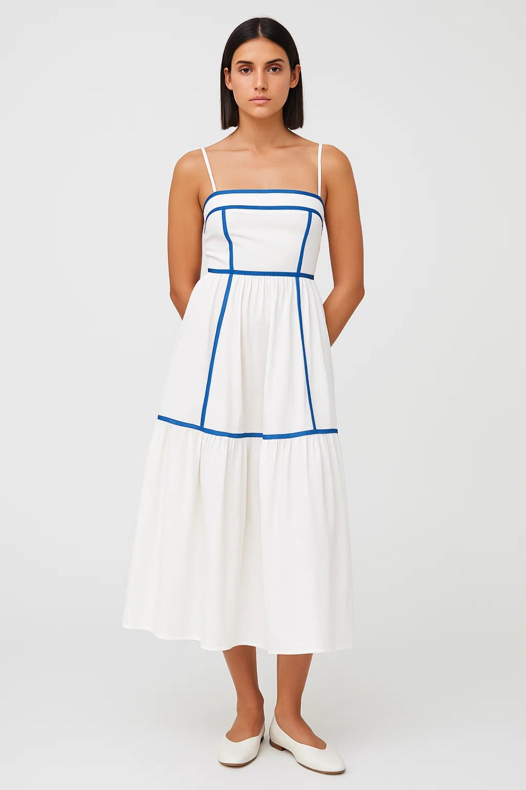 Strapless Maxi Jurk met Gelaagde Rok en Contrastdetails
