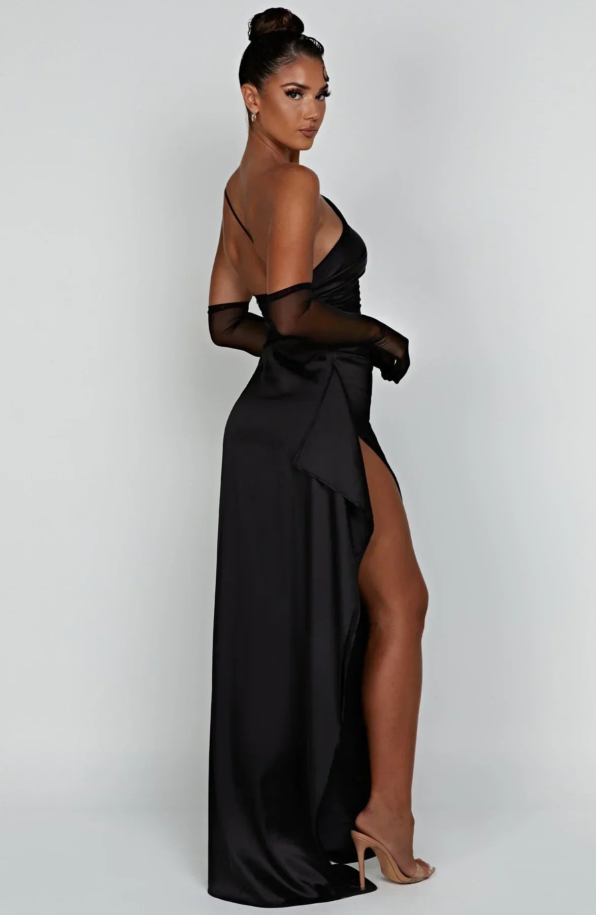 Aria Satin Split Dress - Dames - Luxe Stof, Stijlvolle Plooien en Moderne Details
