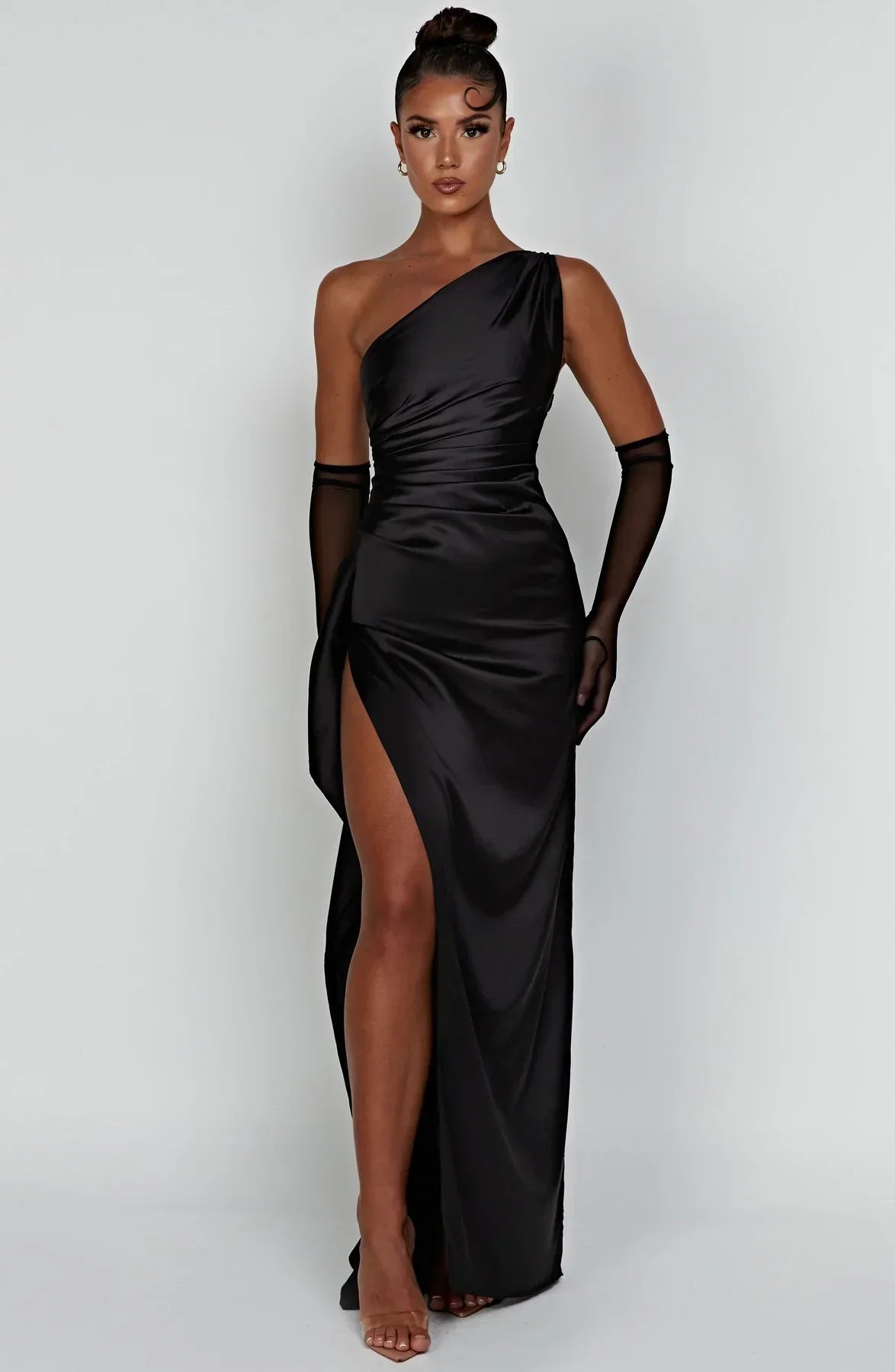 Aria Satin Split Dress - Dames - Luxe Stof, Stijlvolle Plooien en Moderne Details