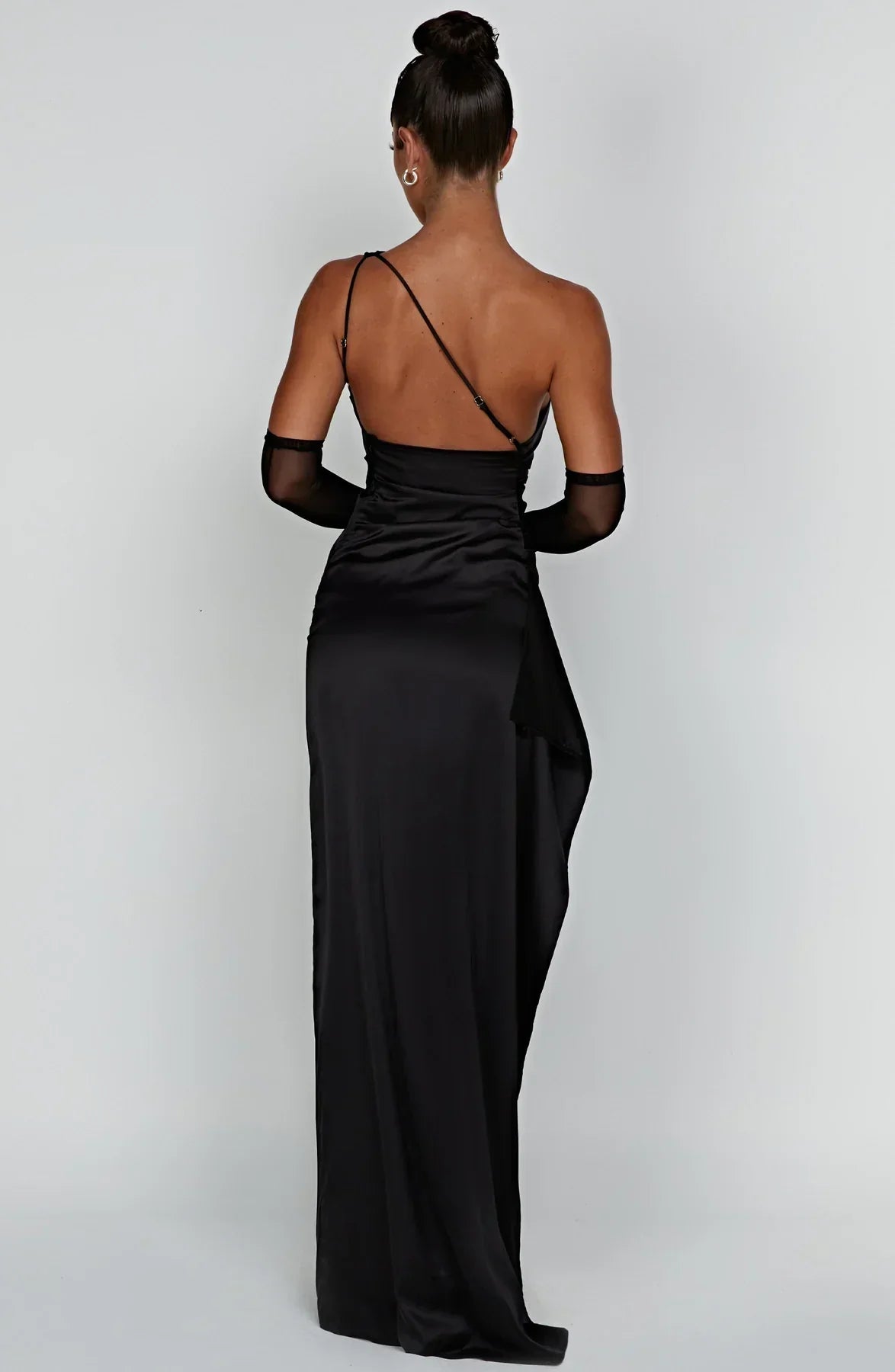 Aria Satin Split Dress - Dames - Luxe Stof, Stijlvolle Plooien en Moderne Details