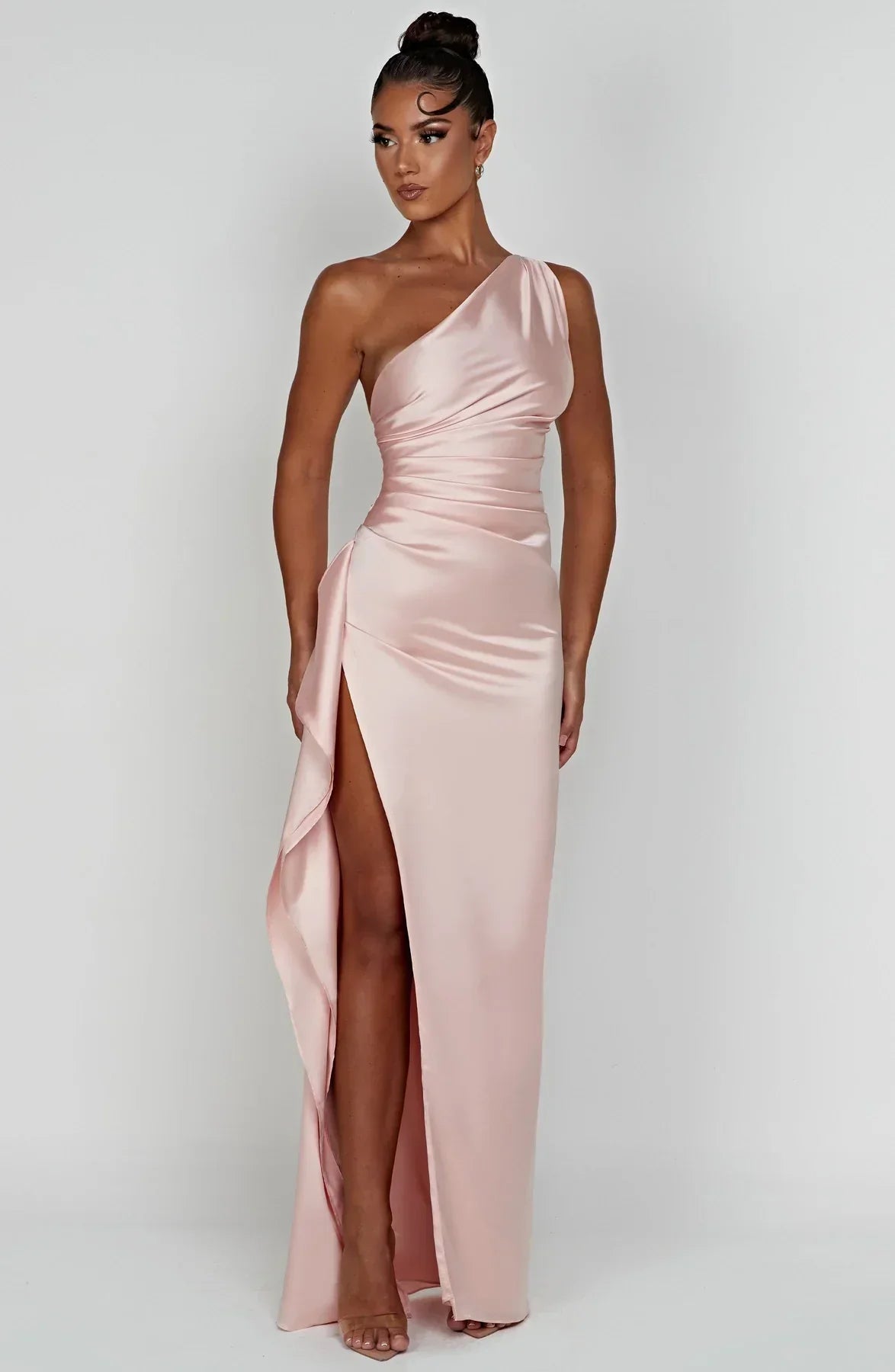 Aria Satin Split Dress - Dames - Luxe Stof, Stijlvolle Plooien en Moderne Details