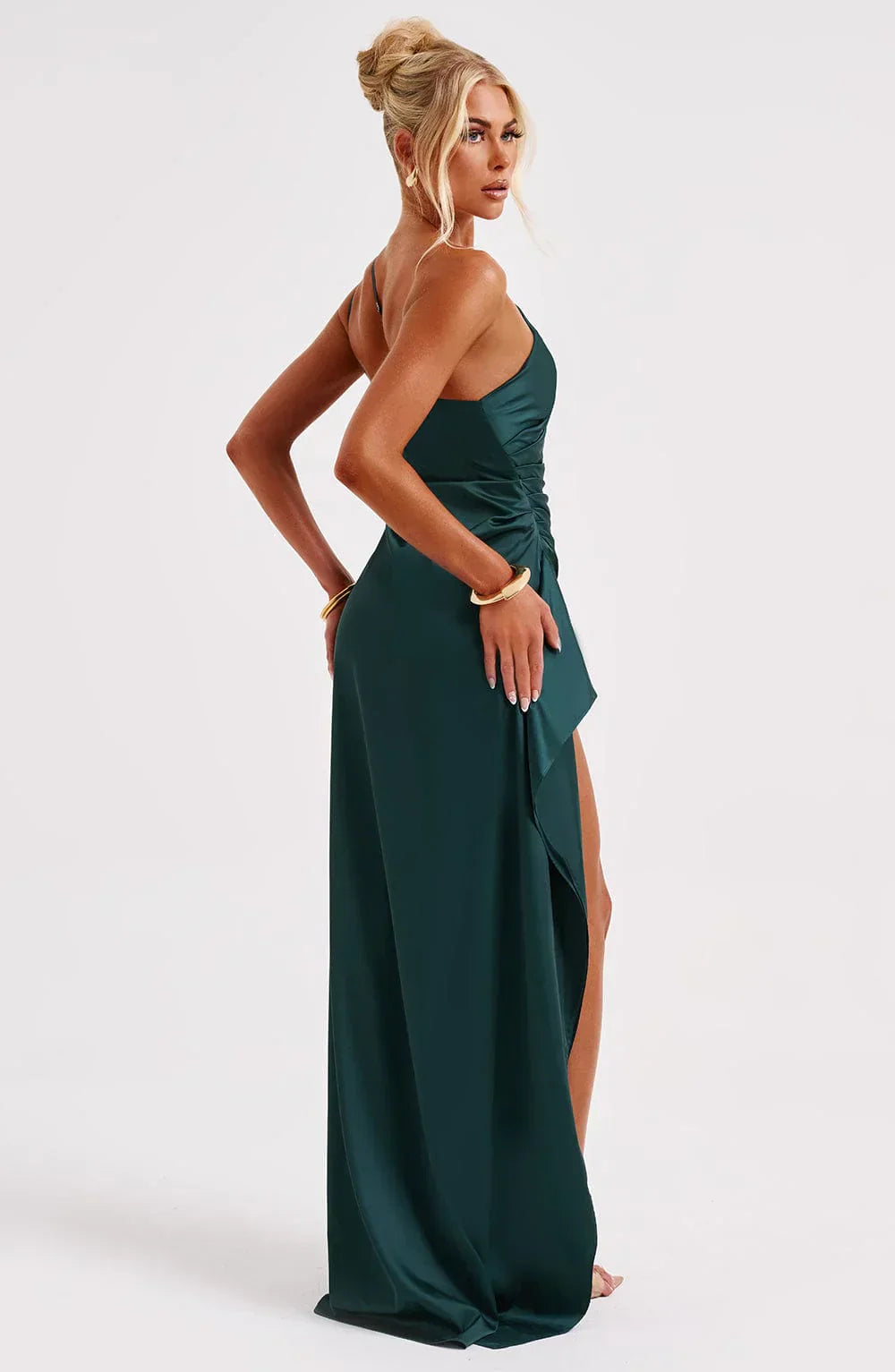 Aria Satin Split Dress - Dames - Luxe Stof, Stijlvolle Plooien en Moderne Details