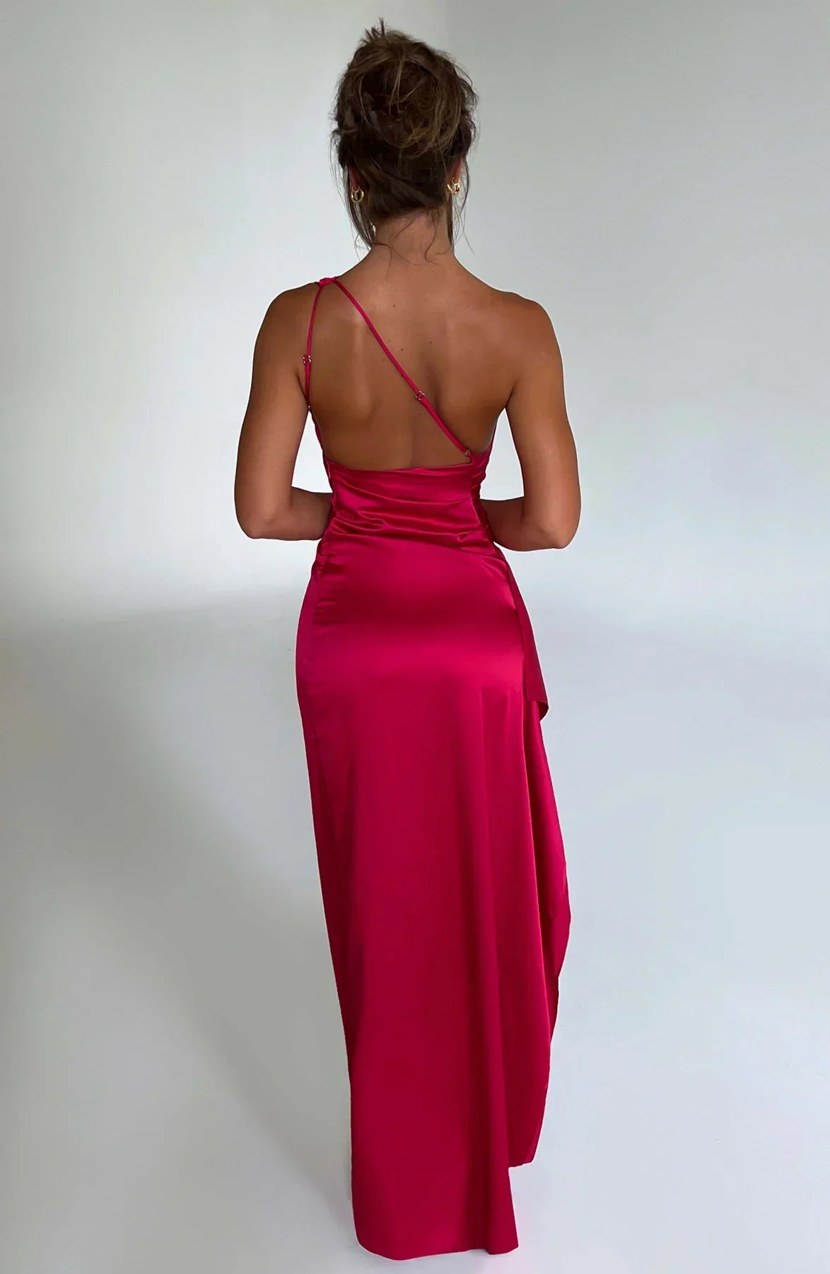 Aria Satin Split Dress - Dames - Luxe Stof, Stijlvolle Plooien en Moderne Details