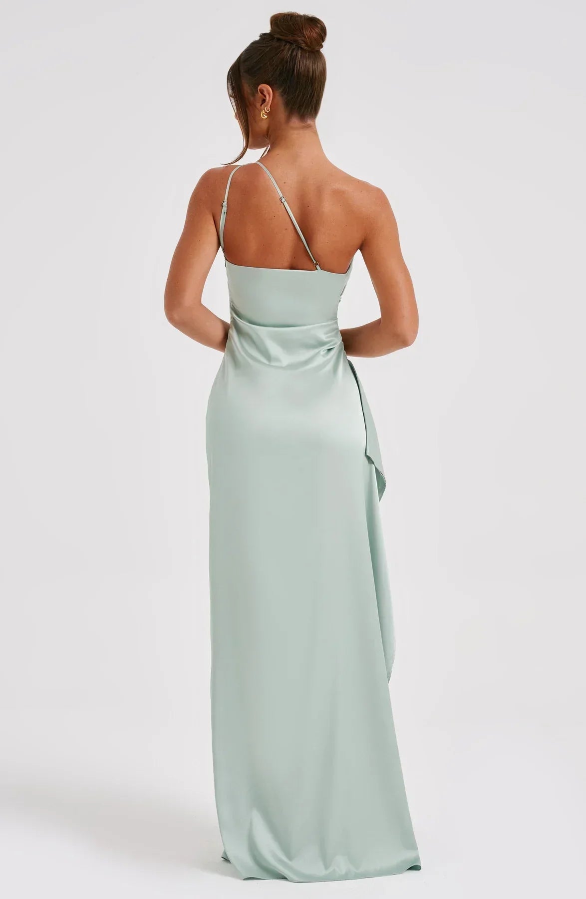 Aria Satin Split Dress - Dames - Luxe Stof, Stijlvolle Plooien en Moderne Details