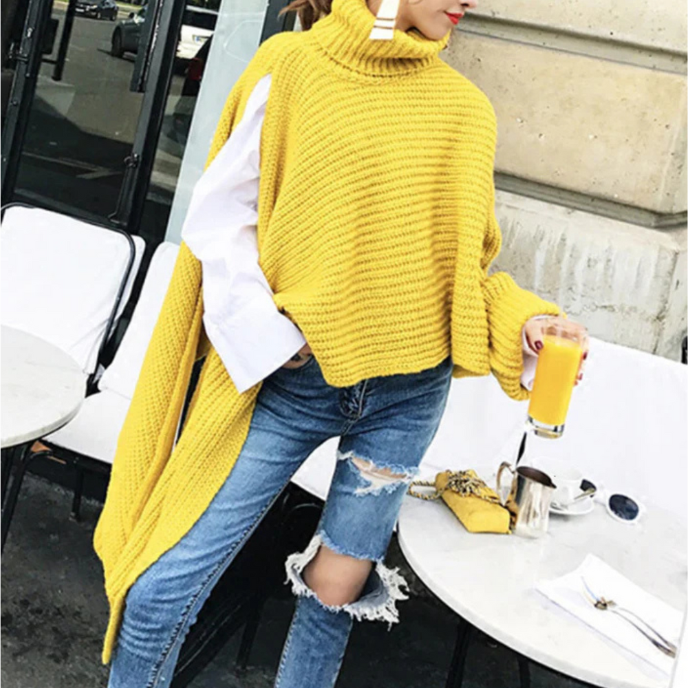 Maline | Gebreide Assymetrische Poncho met Colkraag